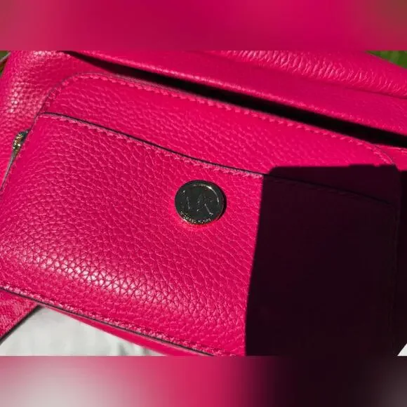 Michael Kors Pink Maisie Large Pebbled 2-in-1 Sling Pack - Picture 8 of 11